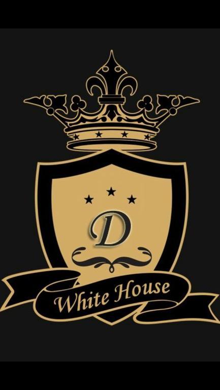 Hotel White House à Făgăraş Extérieur photo